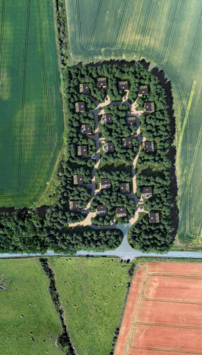 Aerial / Bird's Eye - image 3843116565 on https://archend.com