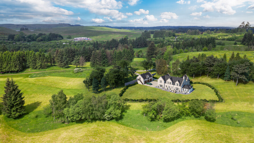 Photomontage / Drone Embed - image 1755683811 on https://archend.com