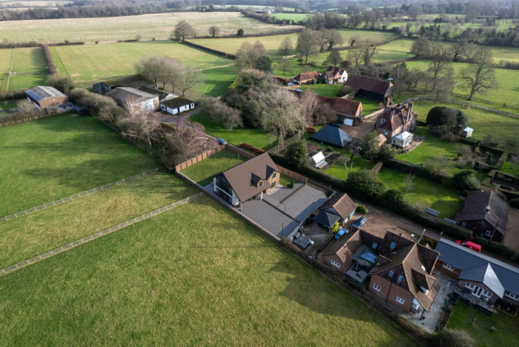 Photomontage / Drone Embed - image 3229080103 on https://archend.com